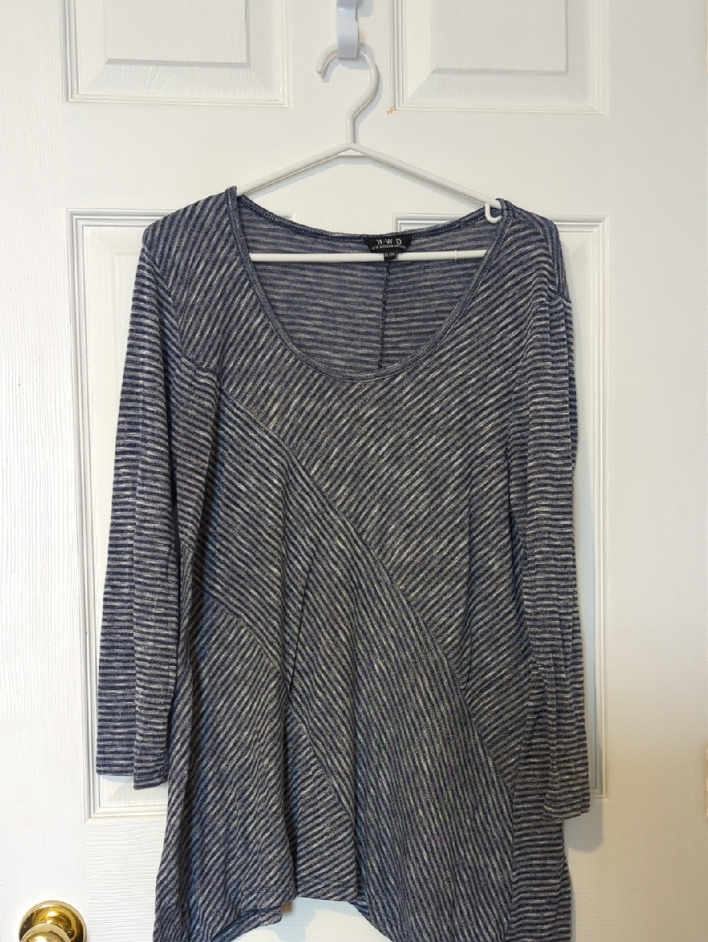 Striped Scoop-Neck Tunic in Navy and White - Lightweight Everyday Layer